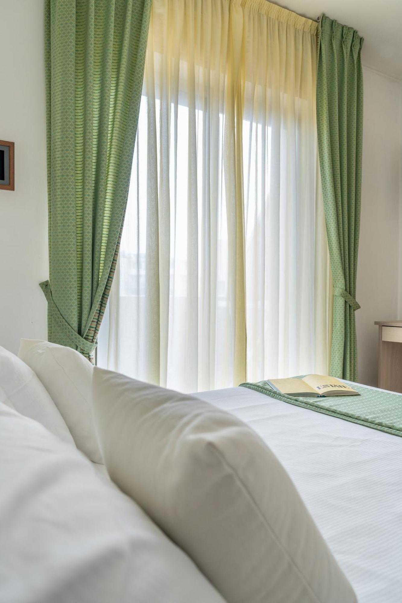 Park Hotel & Dependance Con Spiaggia マルティンシクーロ エクステリア 写真